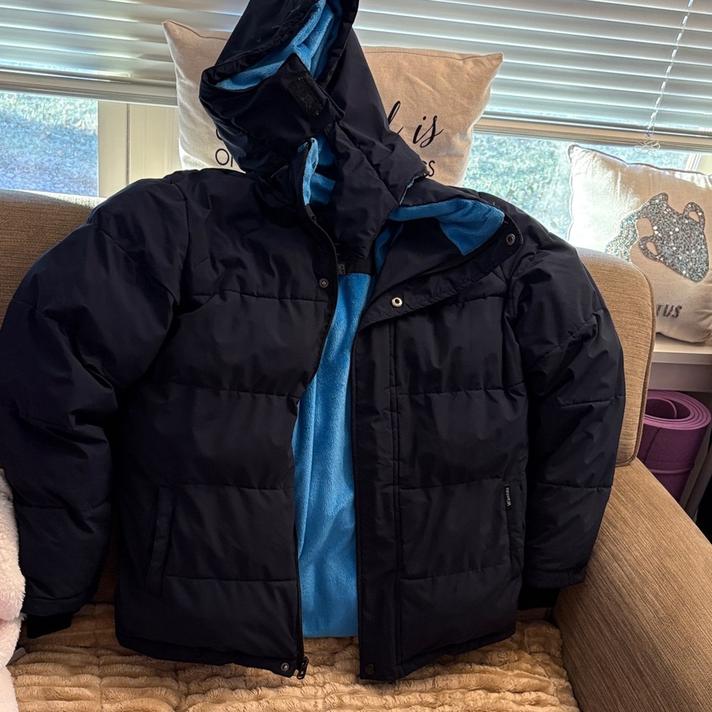 Wantdo Black Puffer Jacket with Blue Lining